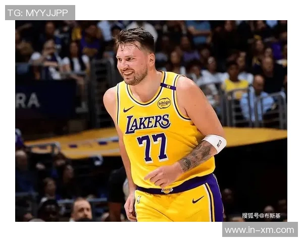 追梦回忆维金斯季后赛神扣东契奇震撼全场的瞬间